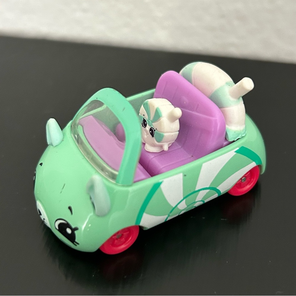 Moose SHOPKINS Cutie Car S1#26 MINT SPRINTER Candy Combo Die Cast w/ Mini Figure